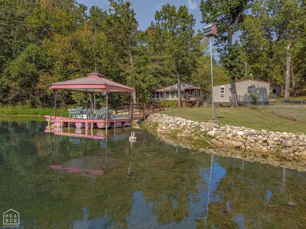 21 W Lakeshore Drive, Highland, AR 72542