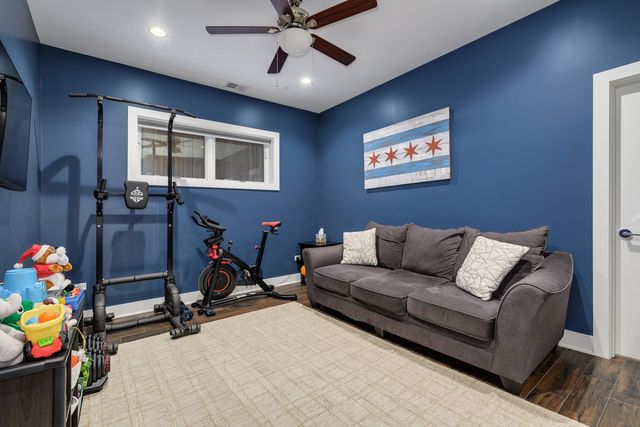 1516 W Ohio Street 1, Chicago, IL 60642