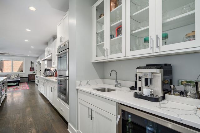 1516 W Ohio Street 1, Chicago, IL 60642