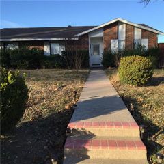 2921 Collins Boulevard, Garland, TX 75044