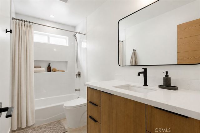 6972 N Platt Avenue, West Hills, CA 91307
