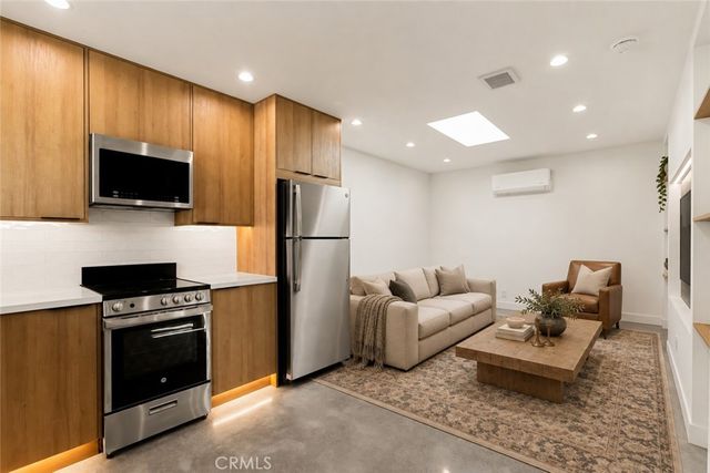 6972 N Platt Avenue, West Hills, CA 91307