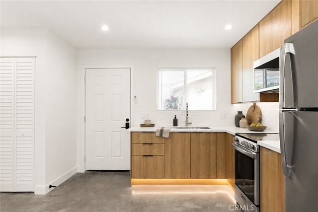 6972 N Platt Avenue, West Hills, CA 91307