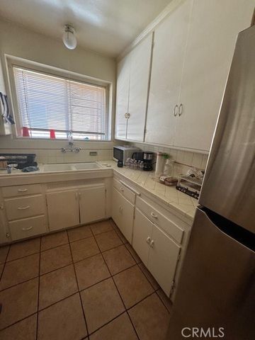 1200 N Kenmore, Los Angeles, CA 90029
