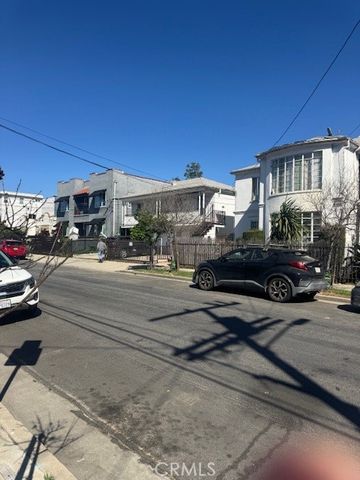 1200 N Kenmore, Los Angeles, CA 90029