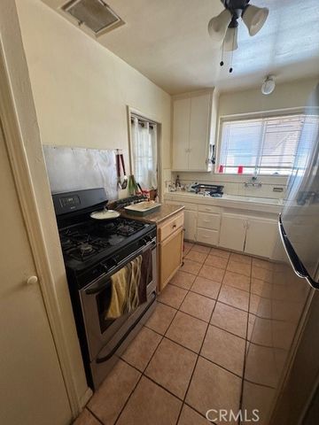 1200 N Kenmore, Los Angeles, CA 90029