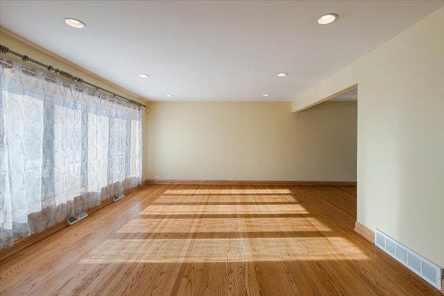 7910 CHURCHILL Street, Morton Grove, IL 60053