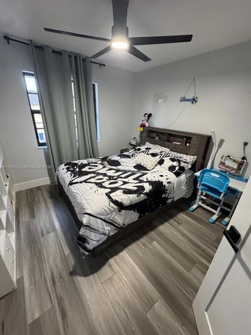 1074 NE 210th Terr, Miami, FL 33179