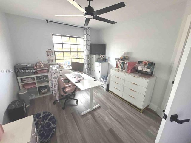 1074 NE 210th Terr, Miami, FL 33179