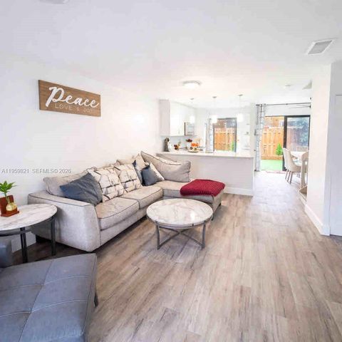 1074 NE 210th Terr, Miami, FL 33179