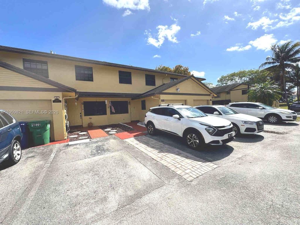 1074 NE 210th Terr, Miami, FL 33179