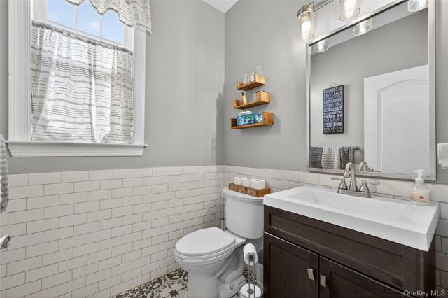 75 Luthien Forest Road, Rock Tavern, NY 12575