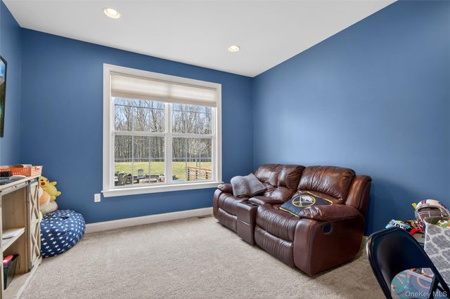 75 Luthien Forest Road, Rock Tavern, NY 12575