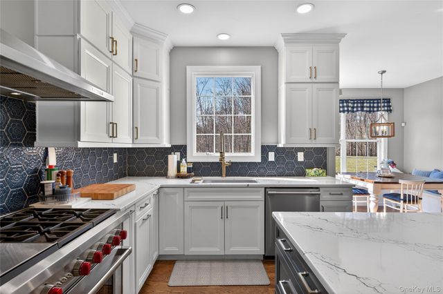 75 Luthien Forest Road, Rock Tavern, NY 12575