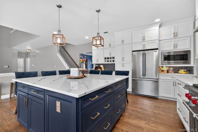 75 Luthien Forest Road, Rock Tavern, NY 12575