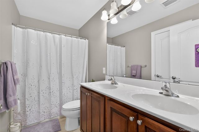 75 Luthien Forest Road, Rock Tavern, NY 12575