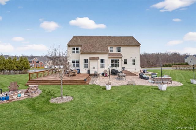 75 Luthien Forest Road, Rock Tavern, NY 12575