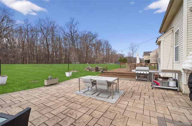 75 Luthien Forest Road, Rock Tavern, NY 12575