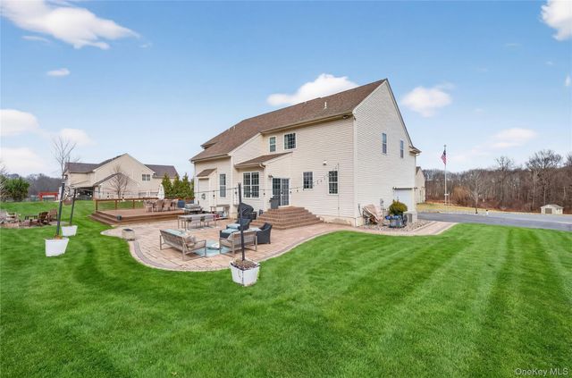 75 Luthien Forest Road, Rock Tavern, NY 12575