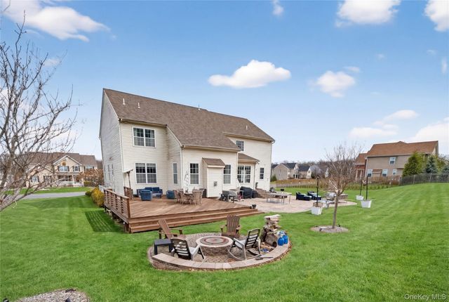 75 Luthien Forest Road, Rock Tavern, NY 12575