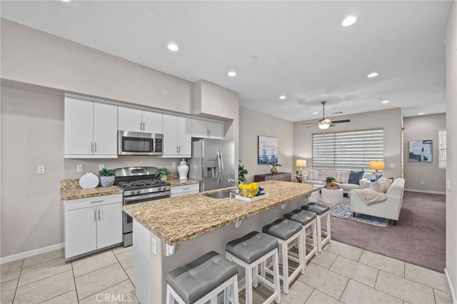 762 Chandler Walk, Upland, CA 91786