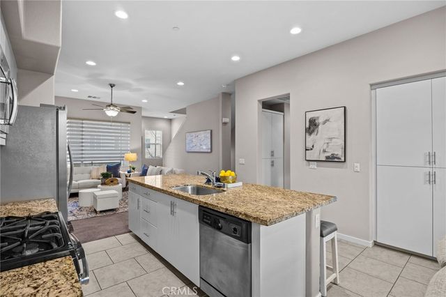 762 Chandler Walk, Upland, CA 91786