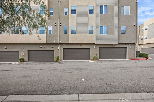 762 Chandler Walk, Upland, CA 91786