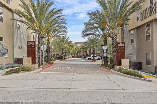 762 Chandler Walk, Upland, CA 91786