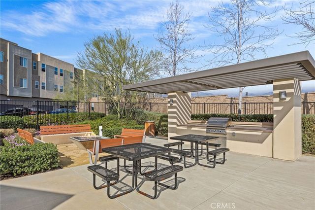 762 Chandler Walk, Upland, CA 91786