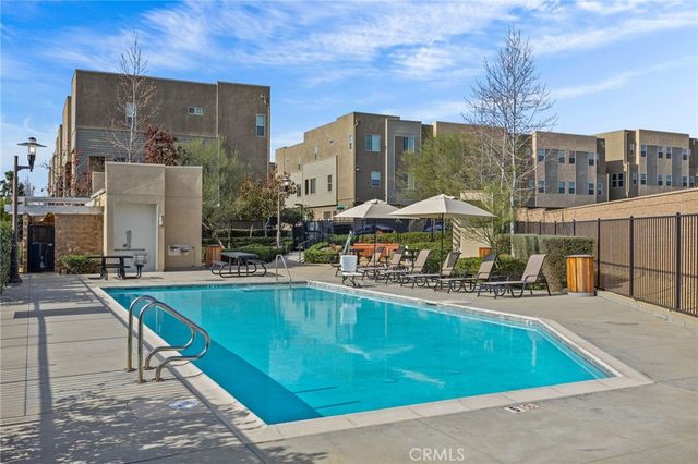 762 Chandler Walk, Upland, CA 91786