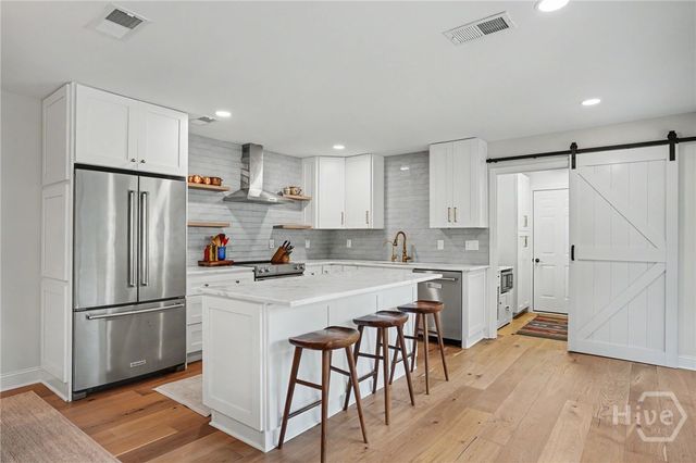 2 Blount Lane, Savannah, GA 31411