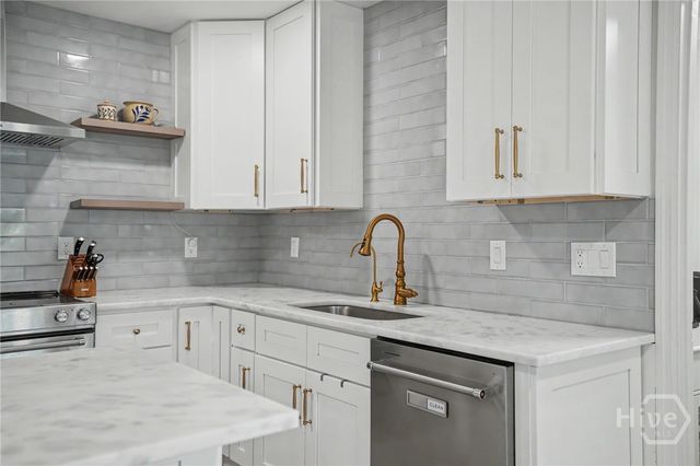 2 Blount Lane, Savannah, GA 31411