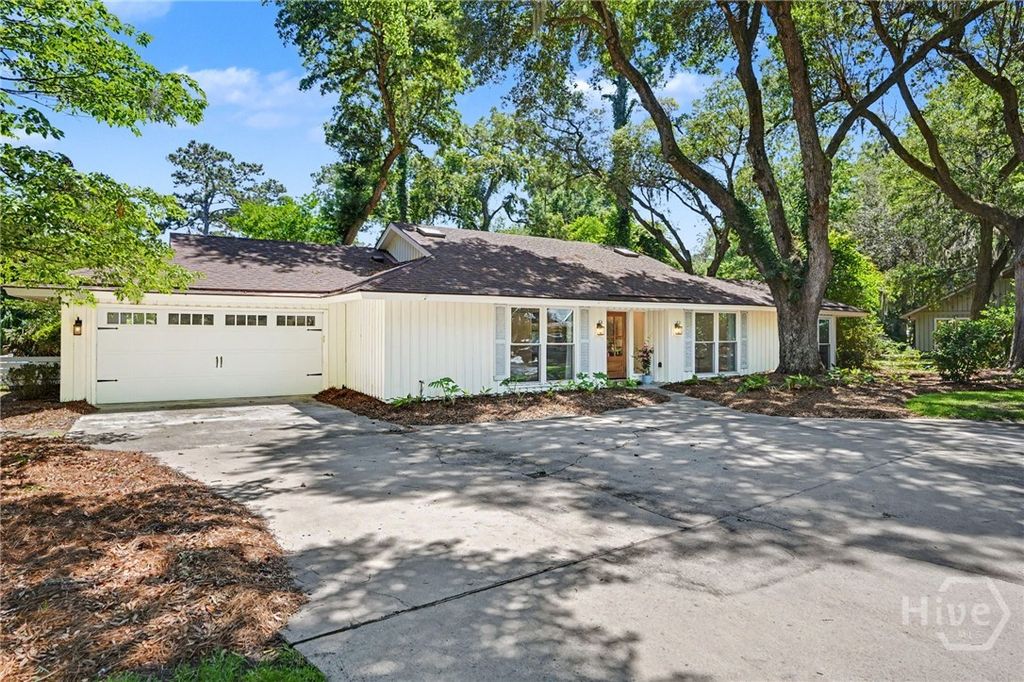Image 2 of property listing at 2 Blount Lane, Savannah, GA 31411