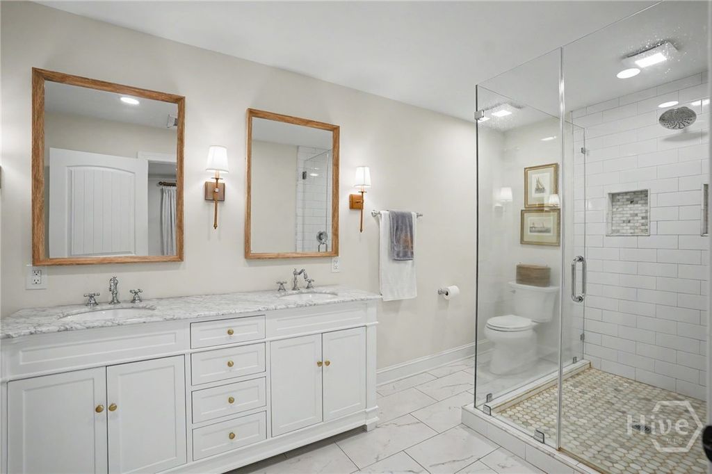 Image 21 of property listing at 2 Blount Lane, Savannah, GA 31411
