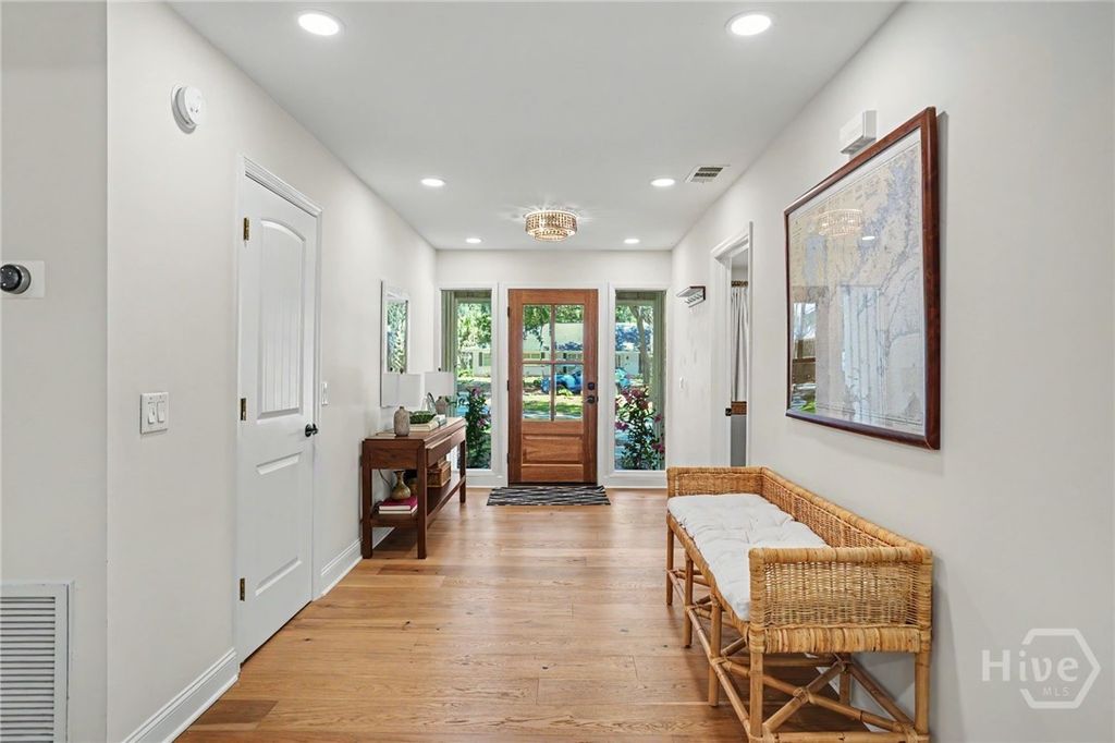 Image 6 of property listing at 2 Blount Lane, Savannah, GA 31411