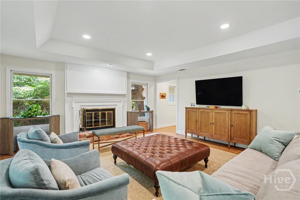 Image 9 of property listing at 2 Blount Lane, Savannah, GA 31411