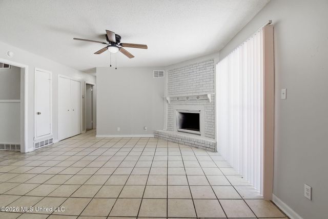 6460 Birchfield Circle, Horn Lake, MS 38637