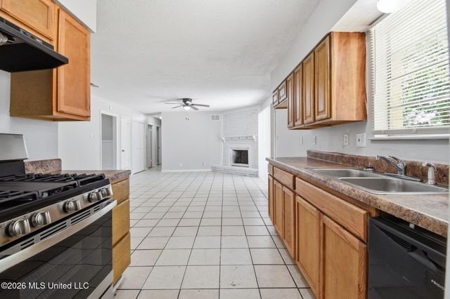 6460 Birchfield Circle, Horn Lake, MS 38637