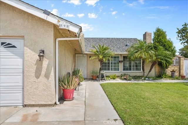 395 S Tamarisk Ave, Rialto, CA 92376