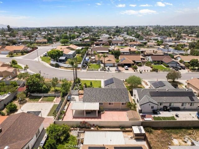 395 S Tamarisk Ave, Rialto, CA 92376