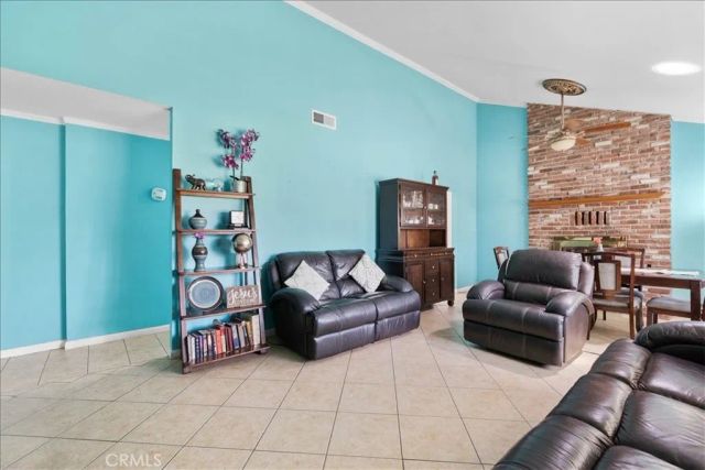 395 S Tamarisk Ave, Rialto, CA 92376