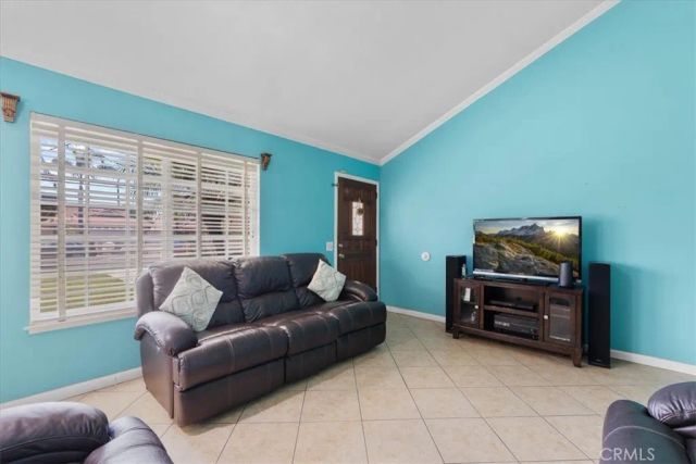 395 S Tamarisk Ave, Rialto, CA 92376