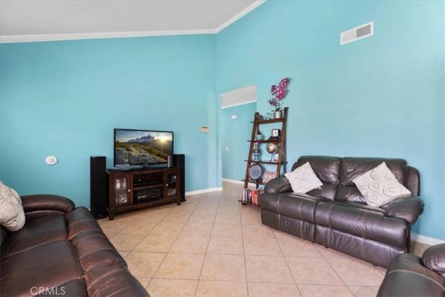 395 S Tamarisk Ave, Rialto, CA 92376