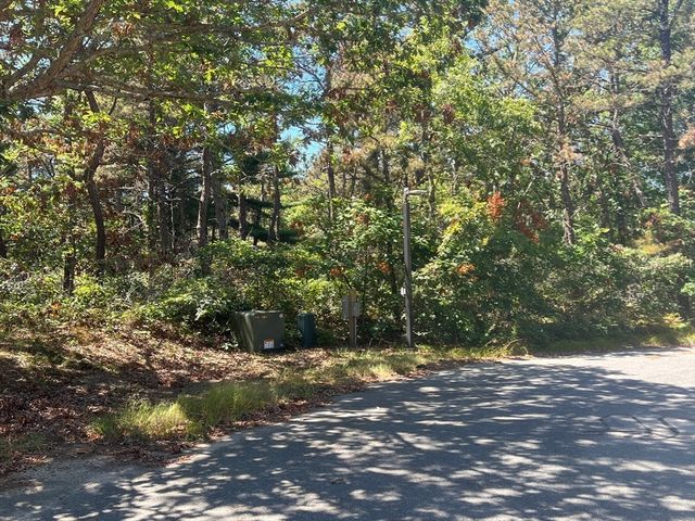 10 Shadbush, Mashpee, MA 02649