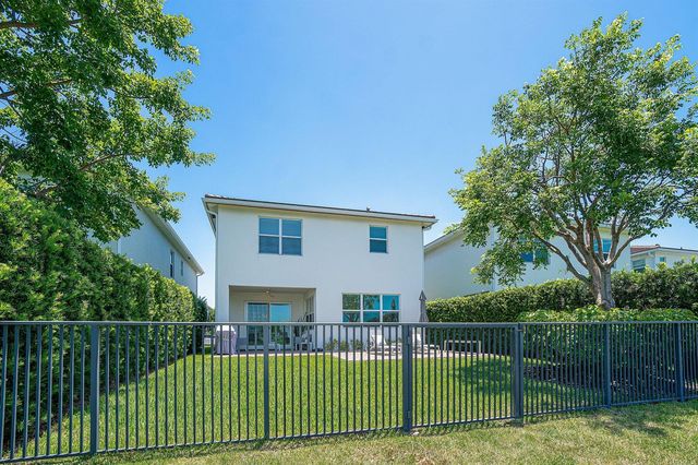 1091 Verde Court, Deerfield Beach, FL 33064