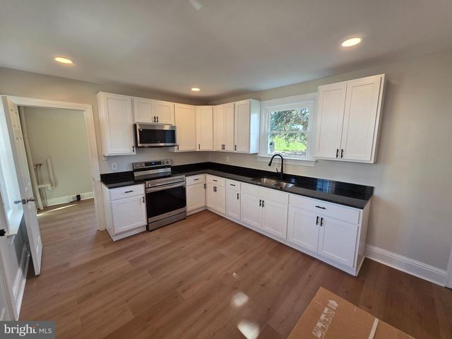 1306 W POPLAR ST, York, PA 17404