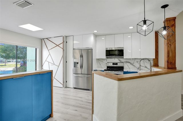 155 Love Cres, Royal Palm Beach, FL 33411