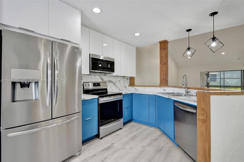 155 Love Cres, Royal Palm Beach, FL 33411