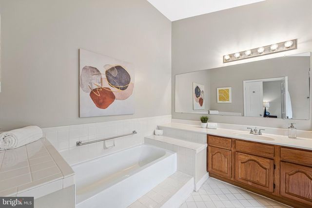 4007 MURDSTONE CT, Fairfax, VA 22033