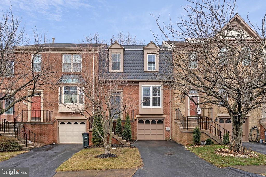 4007 MURDSTONE CT, Fairfax, VA 22033